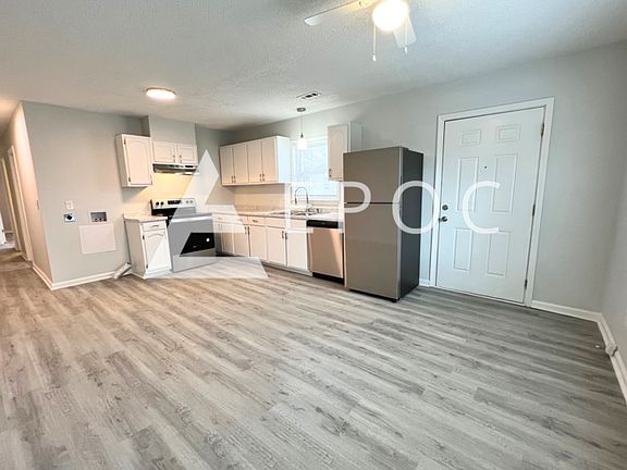2nd image of 1003 E Bragg St APT B