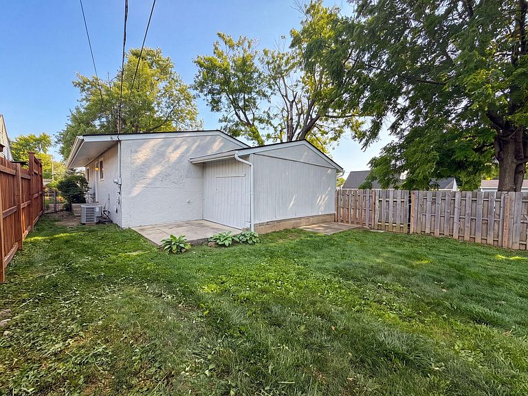 Listing photo 5