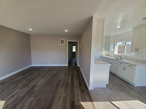 4th image of 3112 Estara Ave APT 16