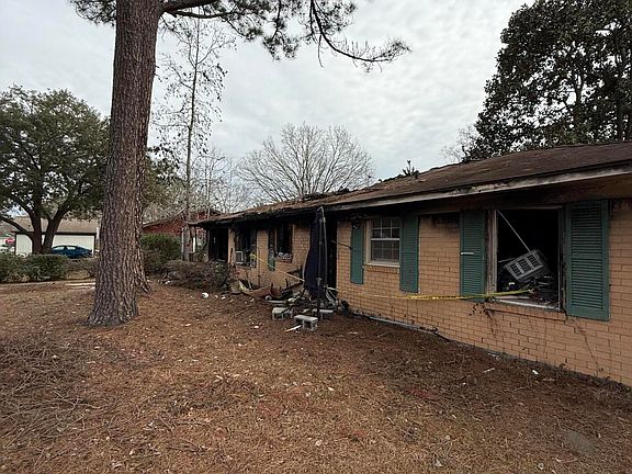 3rd image of 134 Kathryn Dr