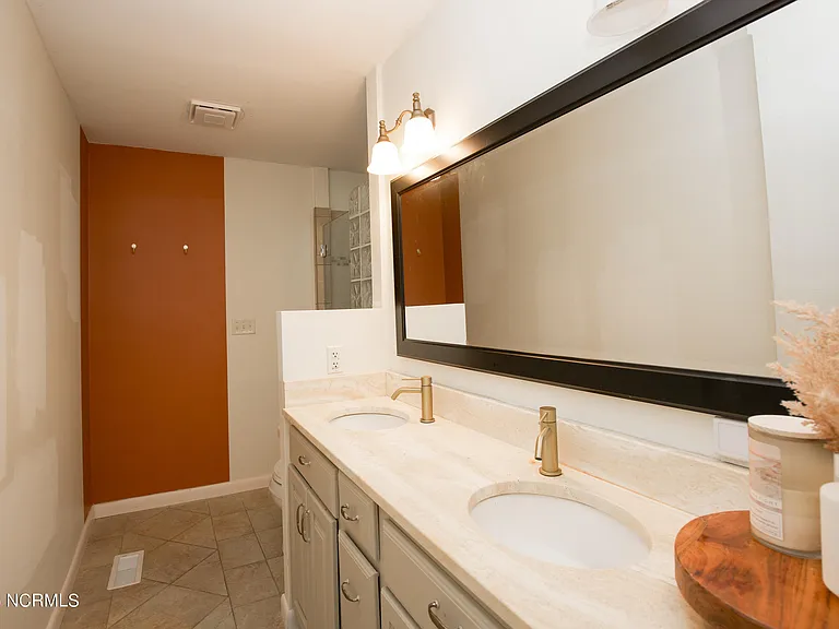1000 Robinwood Rd — Photo 40