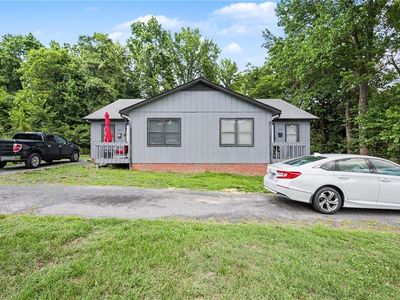 607 & 609 Brookdale Dr, Thomasville, NC, 27360