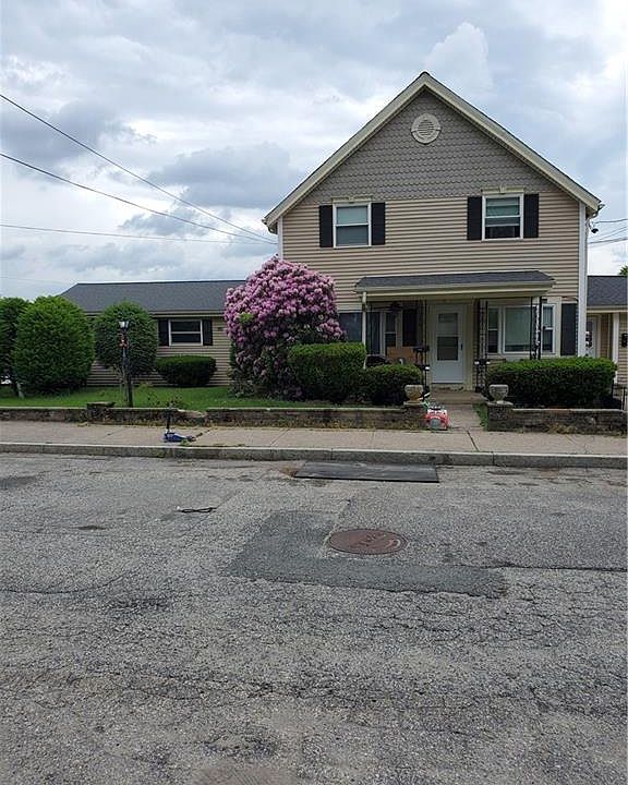 2nd image of 356 Rhode Island Ave
