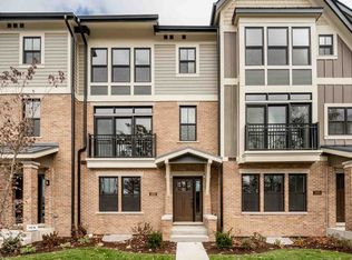 1252 N Twyckenham Dr, South Bend, IN 46617