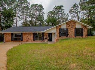 133 Navajo Pl, Pineville, LA 71360