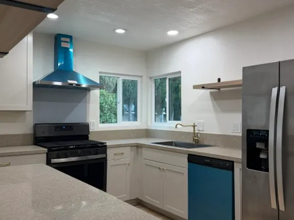 9245 Mills Ave, Montclair, CA 91763