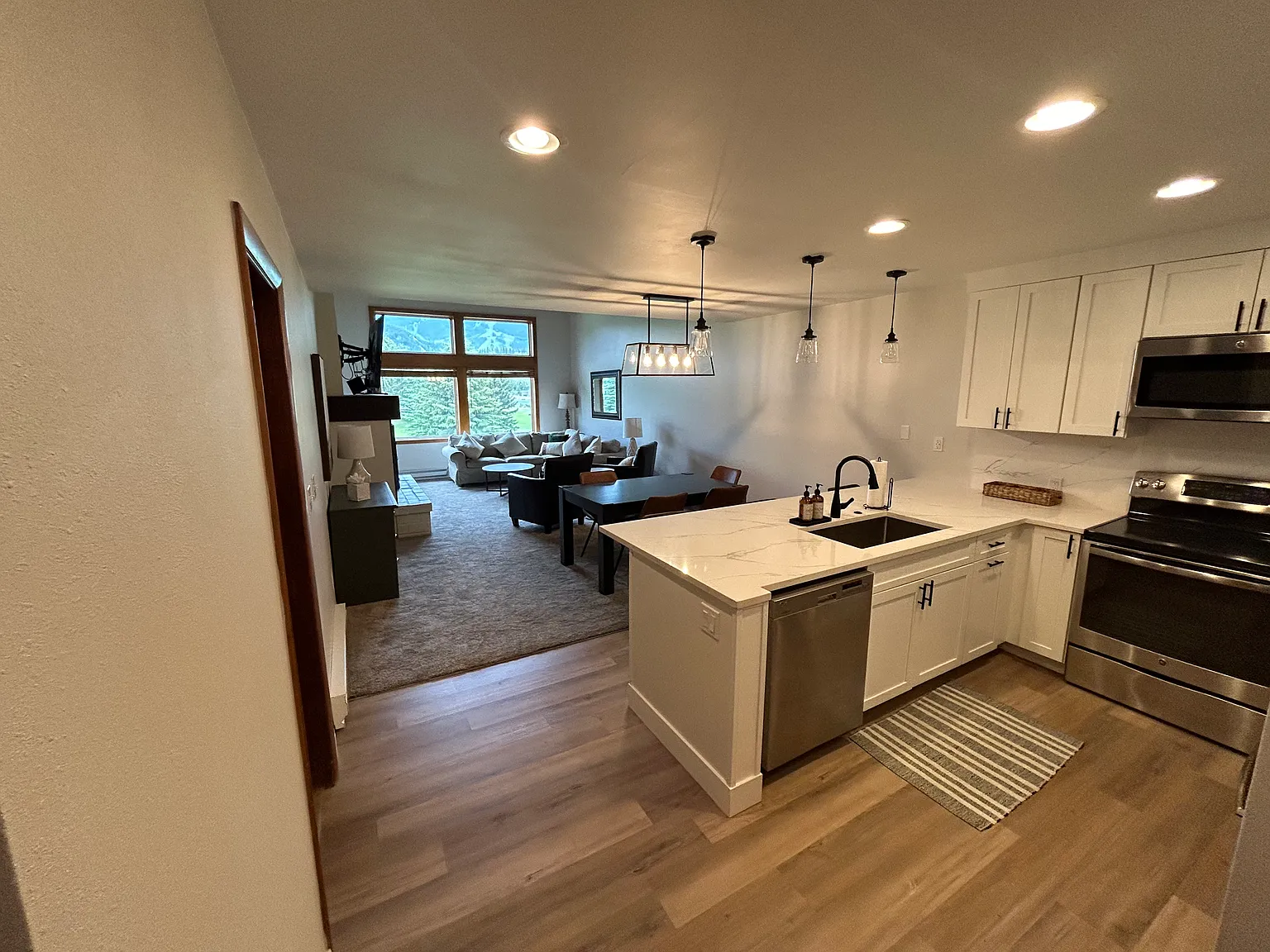 760 W Beaver Creek Blvd — Photo 2