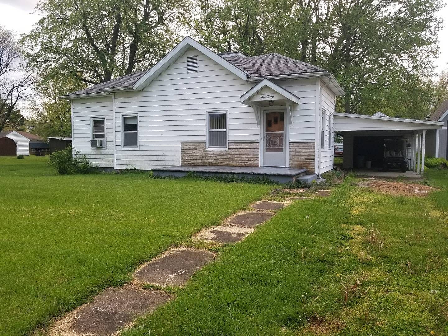 320 E Palm St, Roodhouse, IL 62082 Zillow