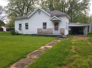 320 E Palm St, Roodhouse, IL 62082