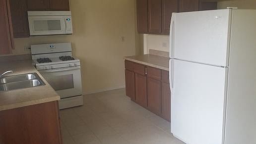 3rd image of 2725 Dana Ave