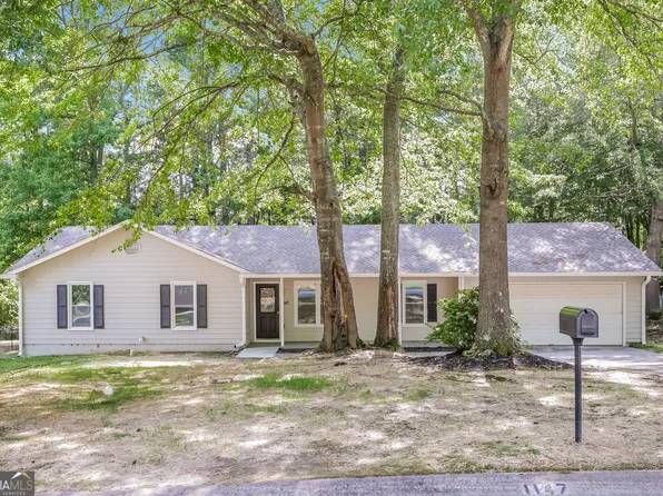 1147 Crystal Springs Trl, Hampton, GA 30228