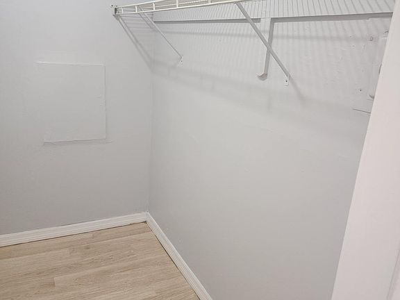 5th image of 410 28th St W #B