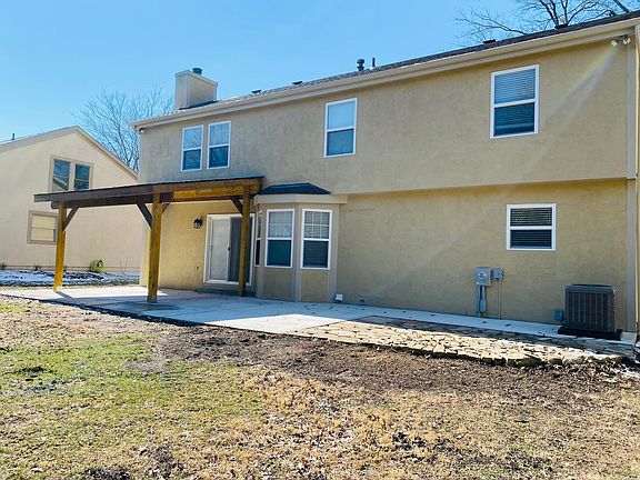 3rd image of 266 Muladore Dr