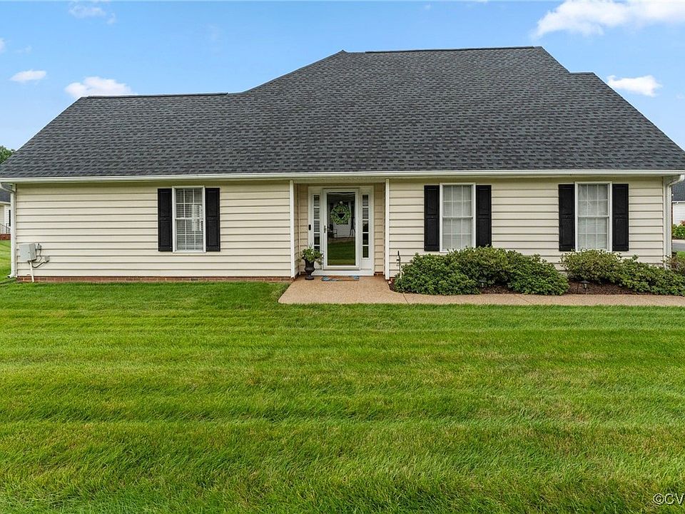 1st image of 117 Carriage Point Ln