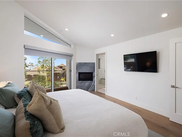 3920 Coast Hwy E — Photo 30