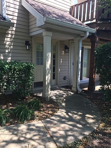 1st image of 1064 Lakewood Cir