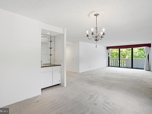 3rd image of 6101 Edsall Rd APT 502