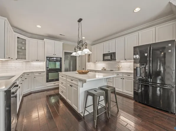 3200 Stone Path Ln SE, Owens Cross Roads, AL 35763