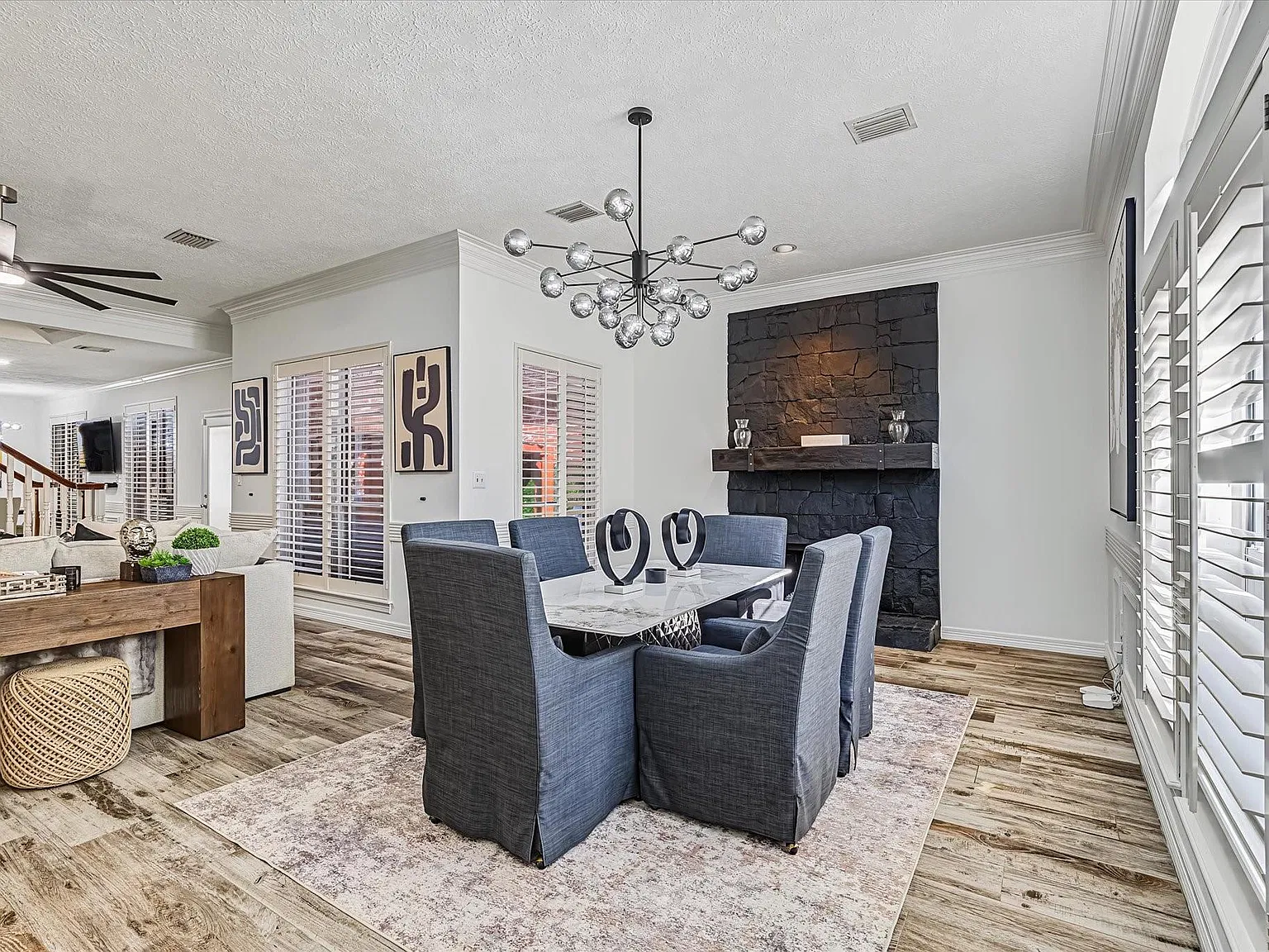3 bed, 2.5 bath, 2364 sqft, $2,950 — Photo 2