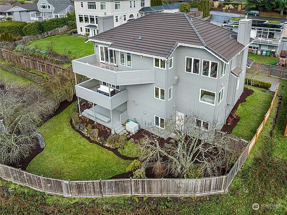 2nd image of 19015 11th Avenue NW