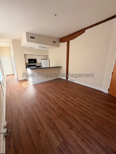 Floor plan 1 Bedroom / 1 Bath - 607sqft