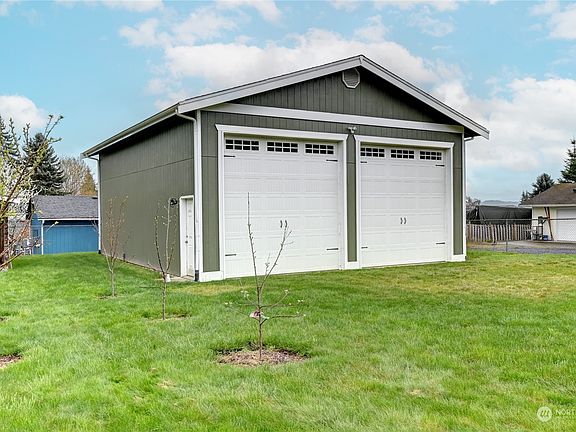 2nd image of 2405 116th Avenue NE