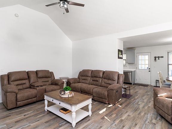 3rd image of 254 Home Place Ct SE