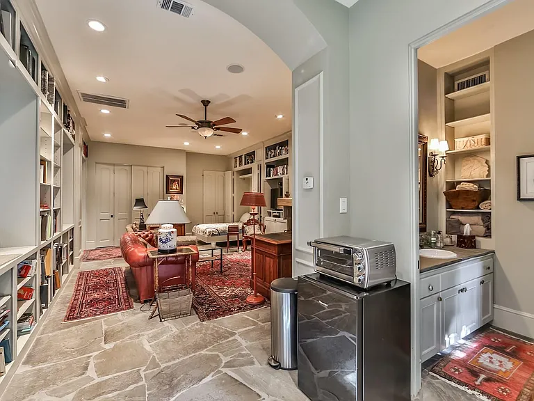2712 Ferndale St — Photo 47