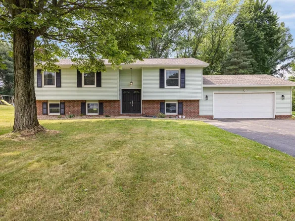 9816 Church Rd, Huron, OH 44839