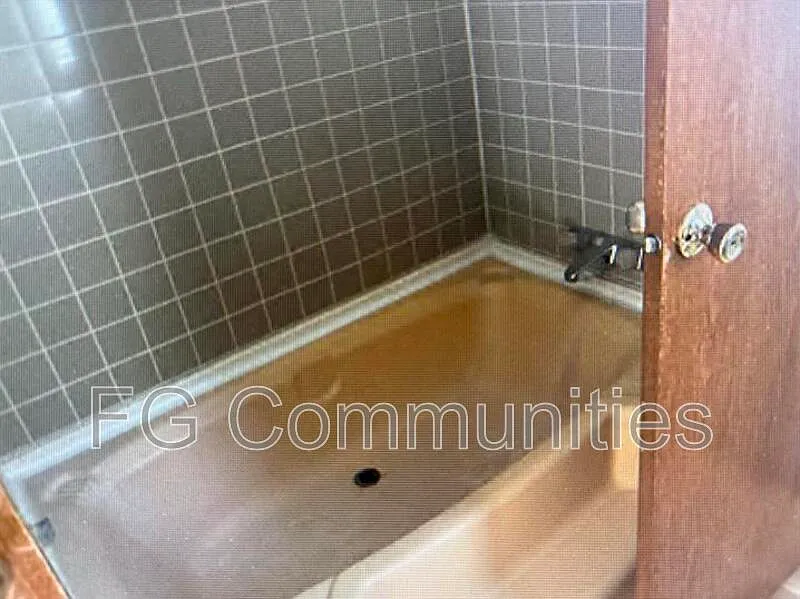 2 bed, 2.0 bath, $1,350 — Photo 4