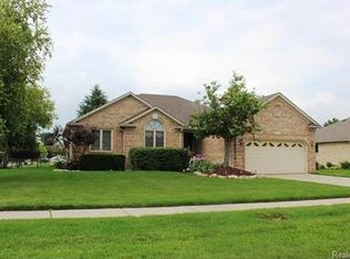 34257 Aspen Park Dr, Chesterfield, MI