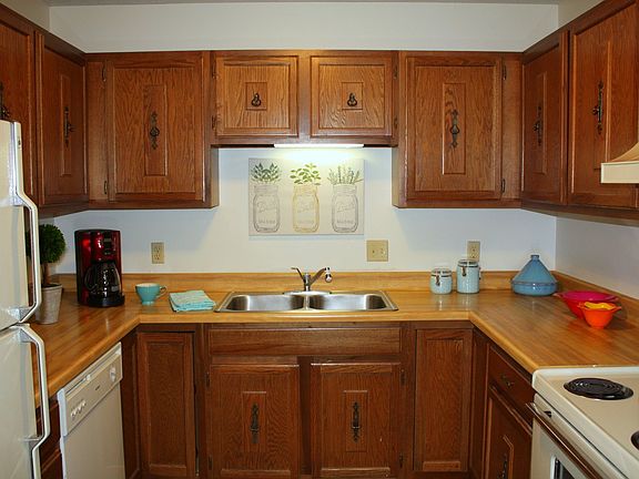4th image of 1440-1454 E Gateway Cir #1444-10
