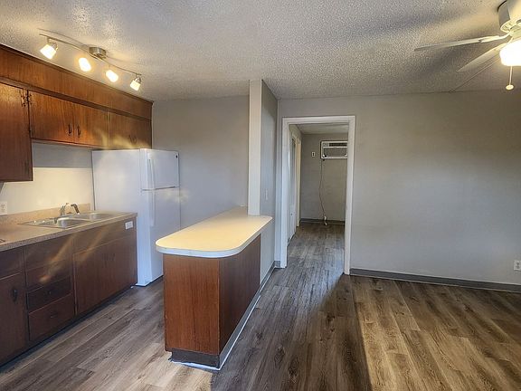 2nd image of 519 Oak St APT 2