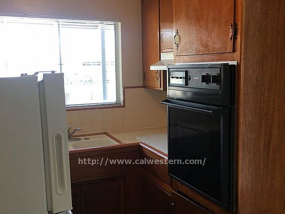 5th image of 748 Carmel Ave APT 1