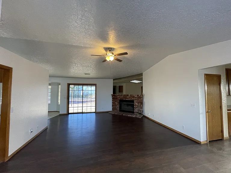 14625 Live Oak St — Photo 10