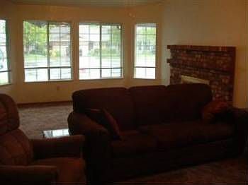 3rd image of 829 Colby Ct