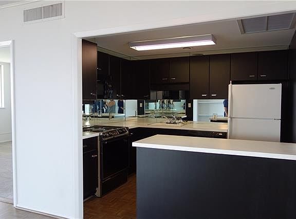 5th image of 3701 Turtle Creek Blvd APT 12E