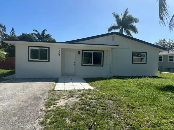 4880 Dell Avenue, Lake Worth, FL 33461