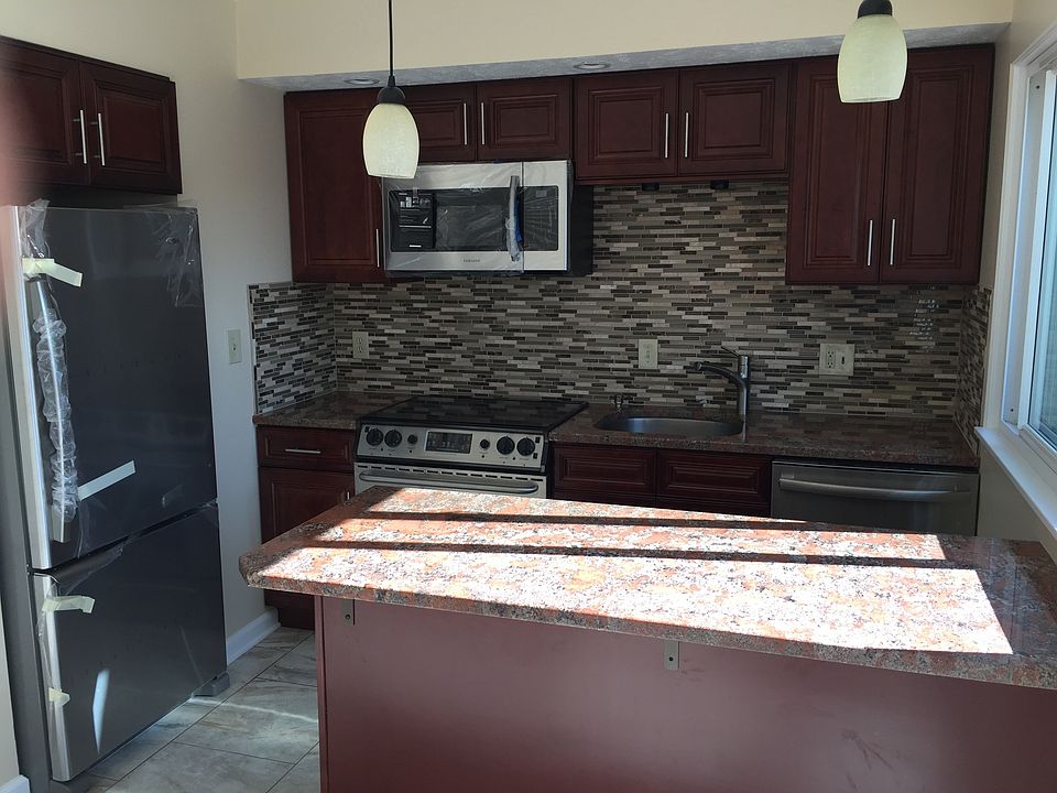 1st image of 2118 Cottingham Dr