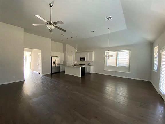 3rd image of 708 Monarch Ln