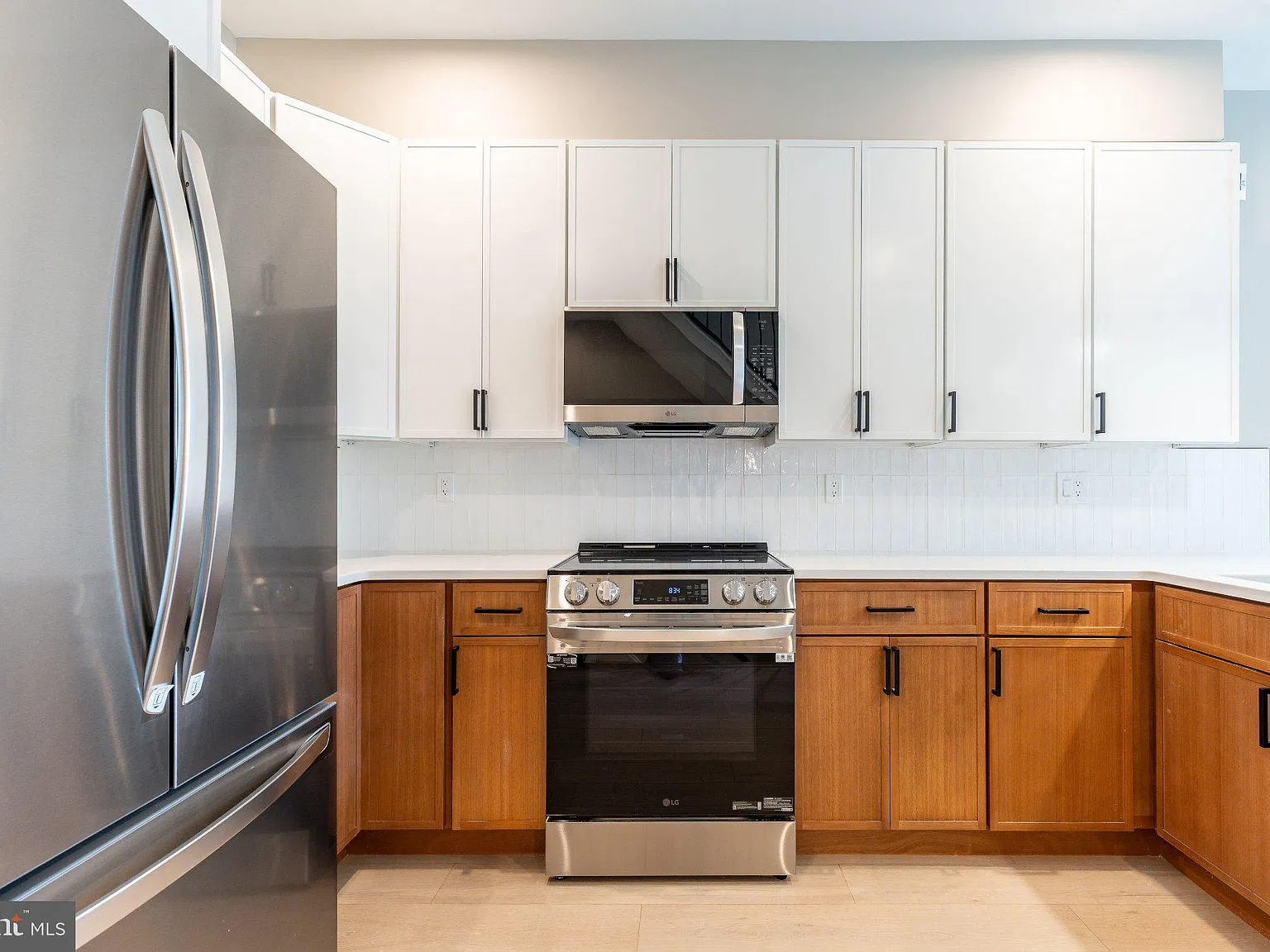 3 bed, 2.0 bath, 1260 sqft, $2,100 — Photo 1