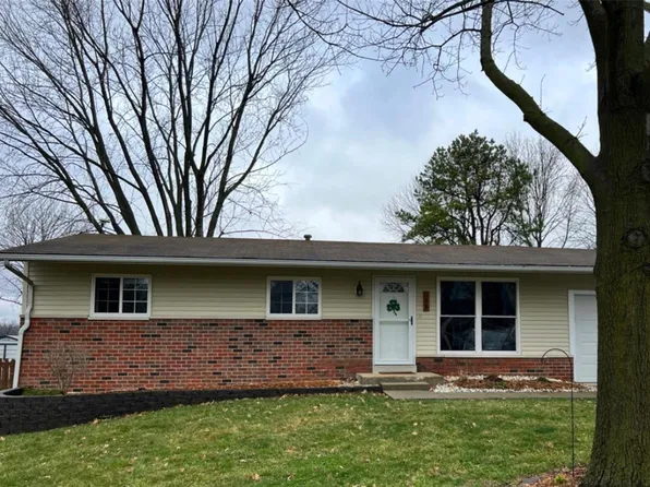128 Shore Dr SW, Edwardsville, IL 62025
