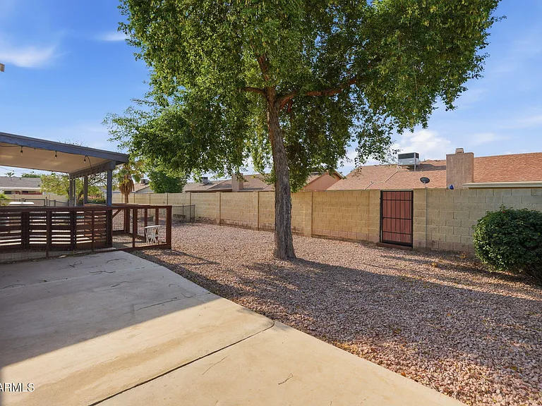 1735 E Stephens Dr — Photo 37