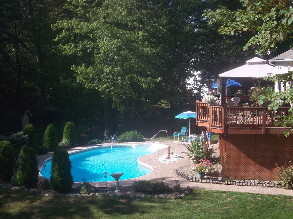 1st image of 34 Larkspur Dr