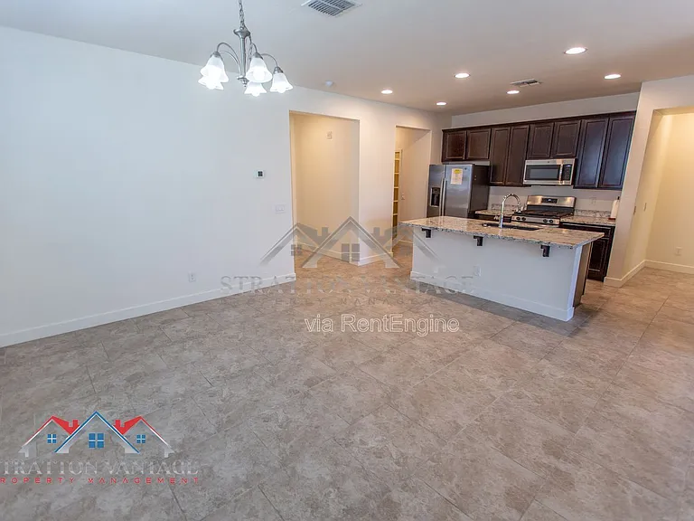 16264 W Canterbury Dr — Photo 14