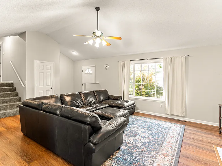 2112 Saratoga Dr — Photo 11