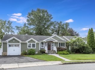 18 Evelyn Ter, Wayne, NJ 07470