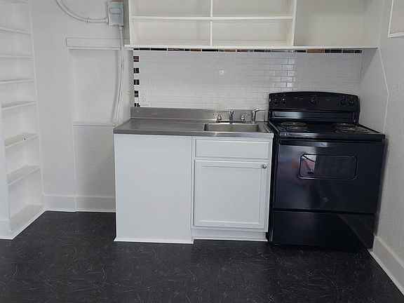 4th image of 1521 Lazy Ln #9
