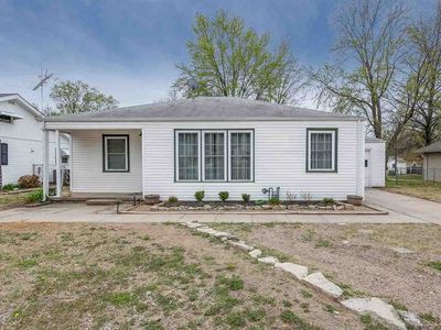 215 E Miller Ave, Mulvane, KS, 67110