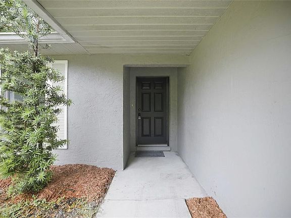 4th image of 10500 SW 74th Ct